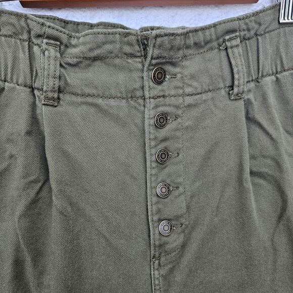 Time and Tru Women's High Rise Relax Button Fly Paperbag Pants - Green, Size 20 - Picture 3 of 12